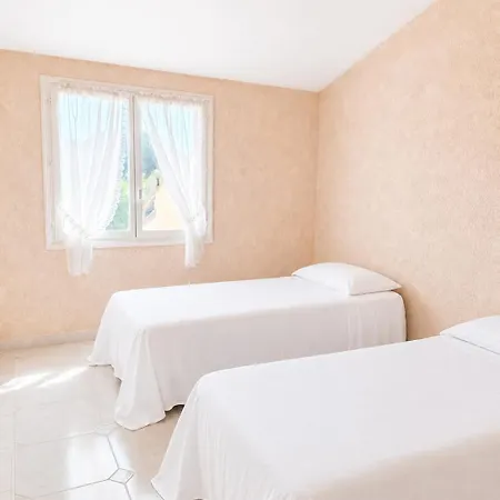 Maison Calme Et Spacieuse 8 Personnes Les Mimosas فيلة